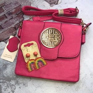 🆕Pink Fuchsia Color Crossbody or Shoulder Purse Flap magnetic closure.